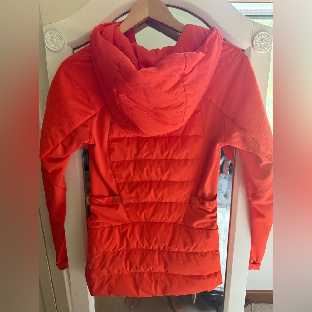 Lululemon Light Weight Puffer Down For It All Ato… - image 4